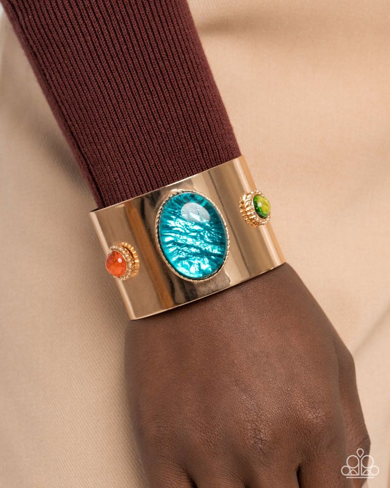 Rule the Light Necklace - Complete Look image 7