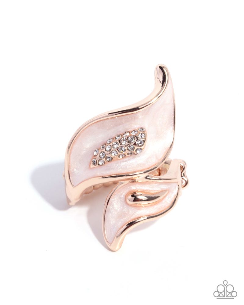 Ornate Overlap Ring - Rose Gold image 2