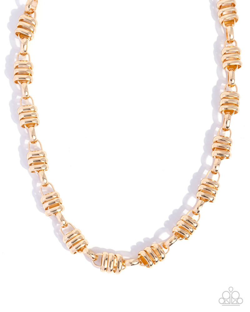Interlocked Imitation Necklace - Gold image 2