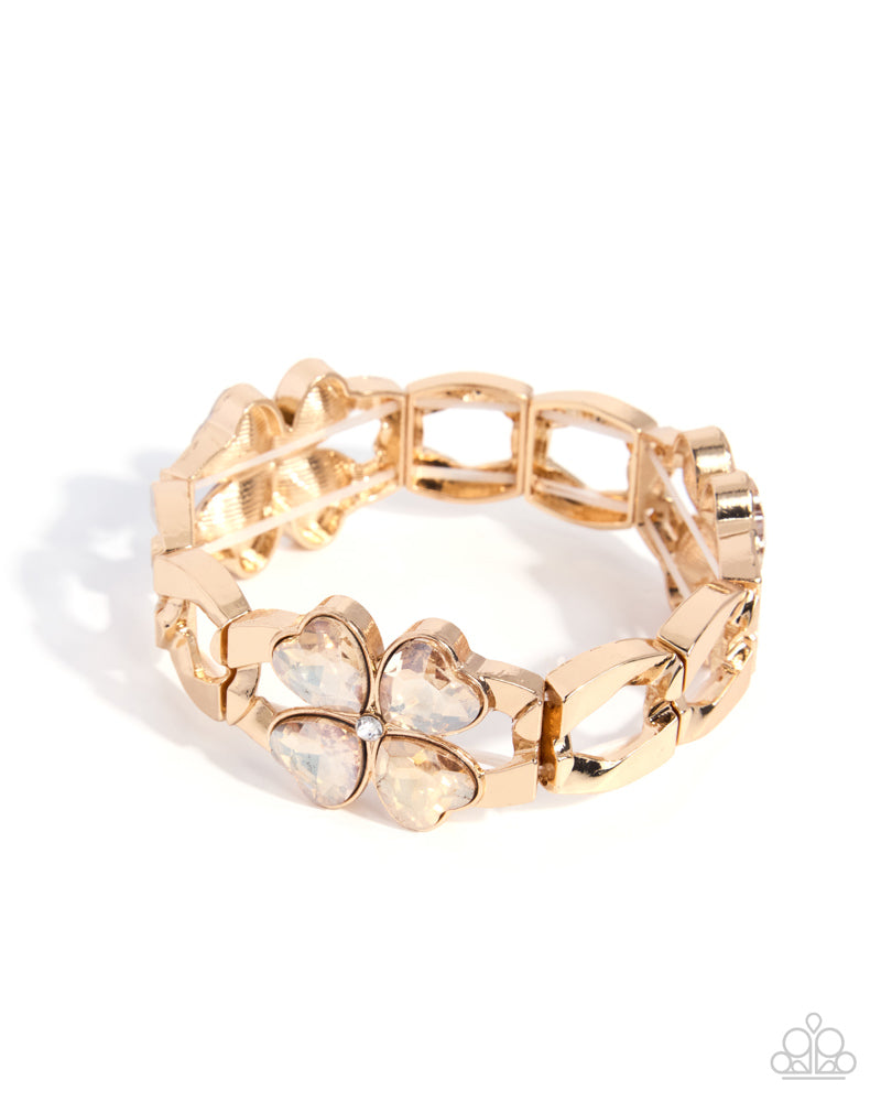 Chic Clover Bracelet - Gold image 2