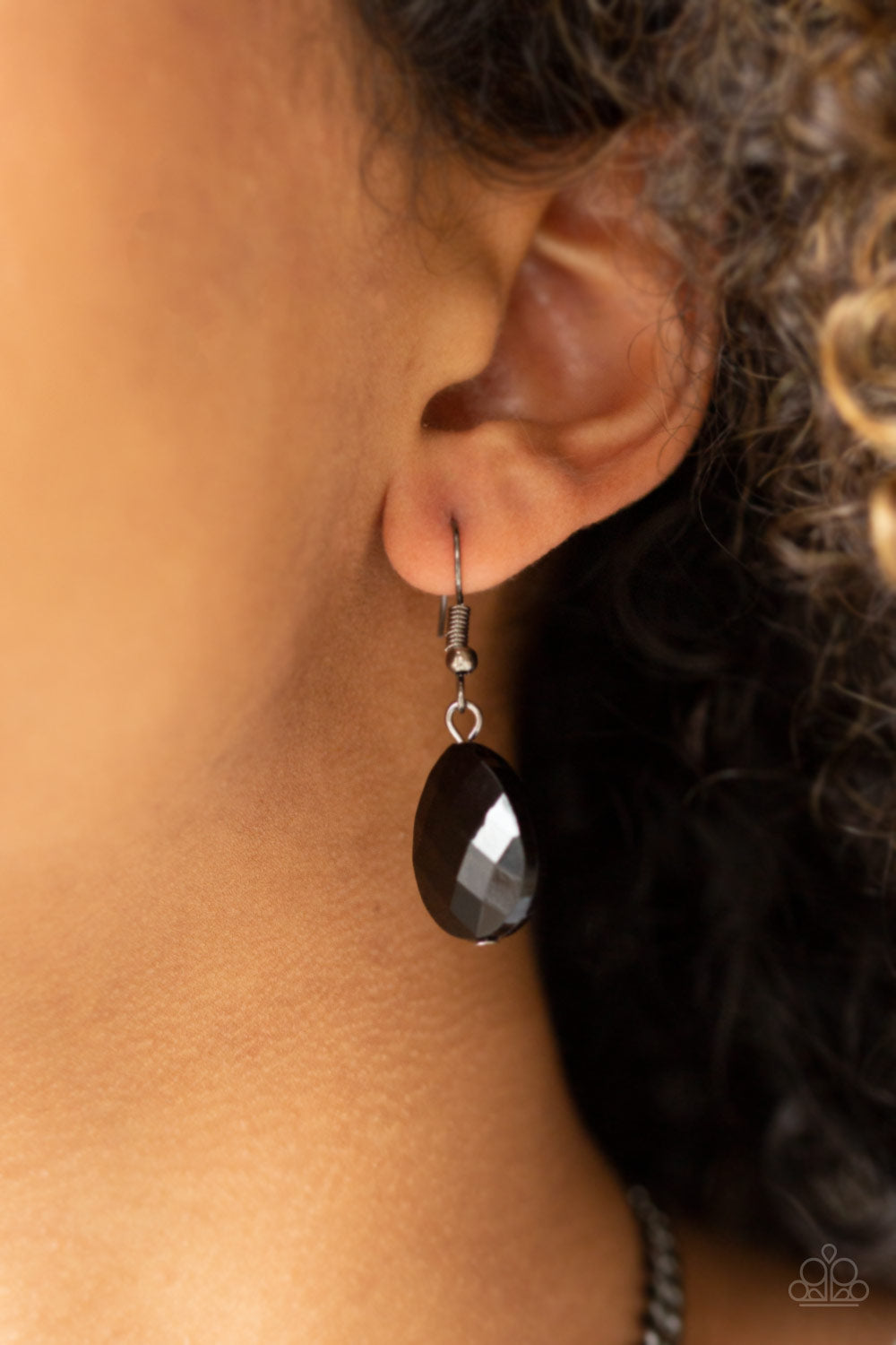 Paparazzi Vixen Conviction - Black Necklace - Pusher P