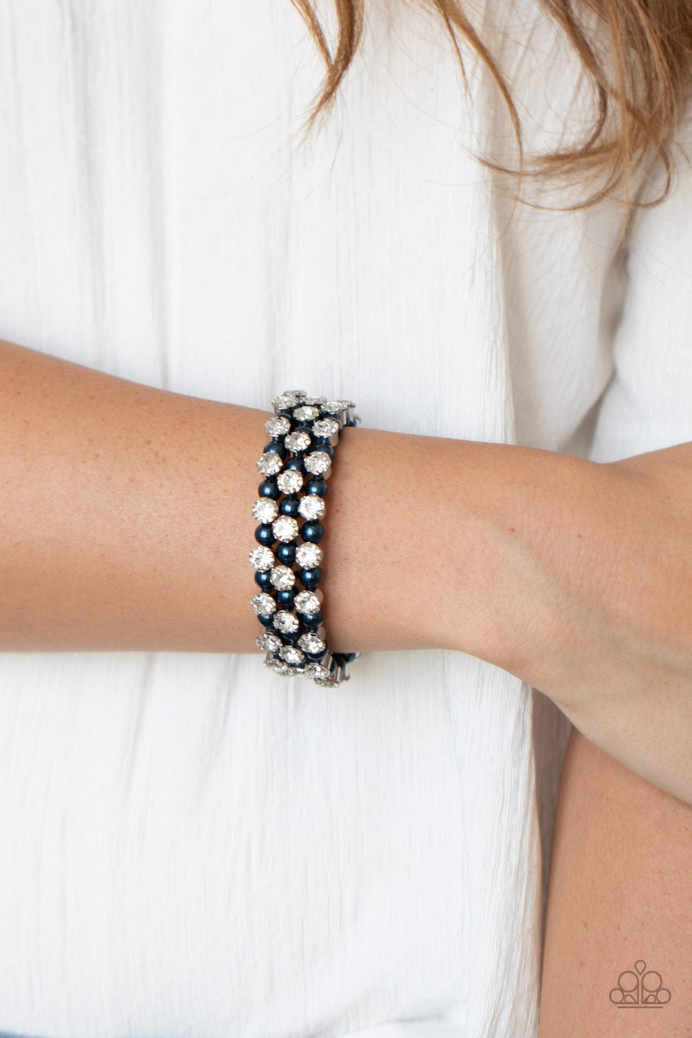 Paparazzi Metro Motif - Blue Pearl Bracelet - Pusher P