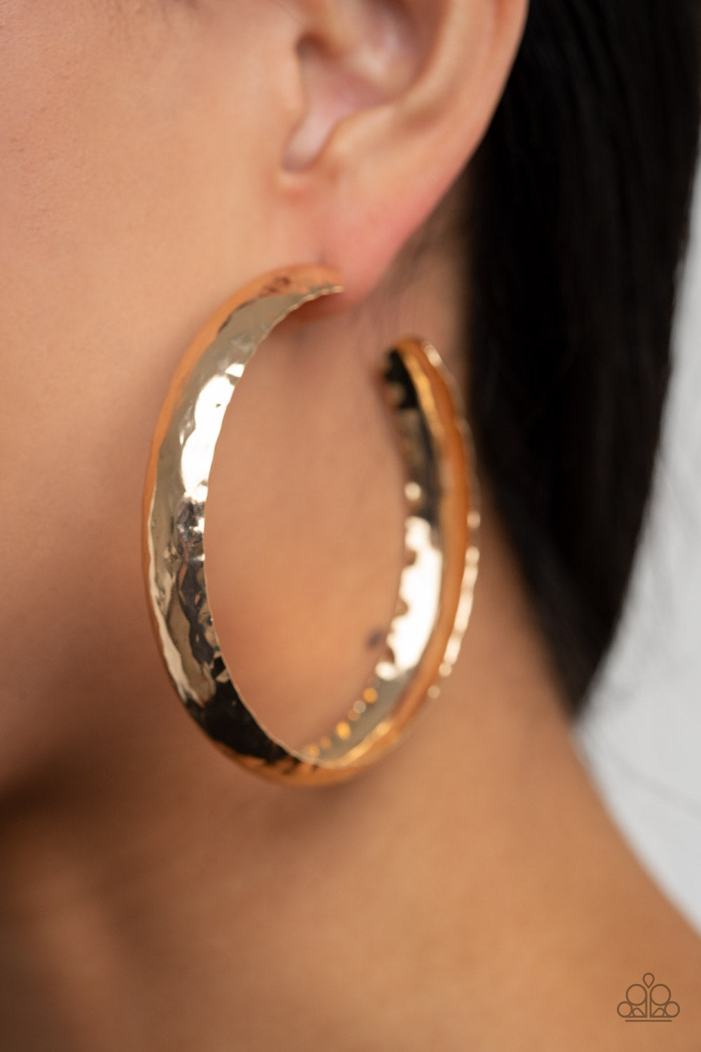 Paparazzi Check Out These Curves - Gold Earrings - Pusher P