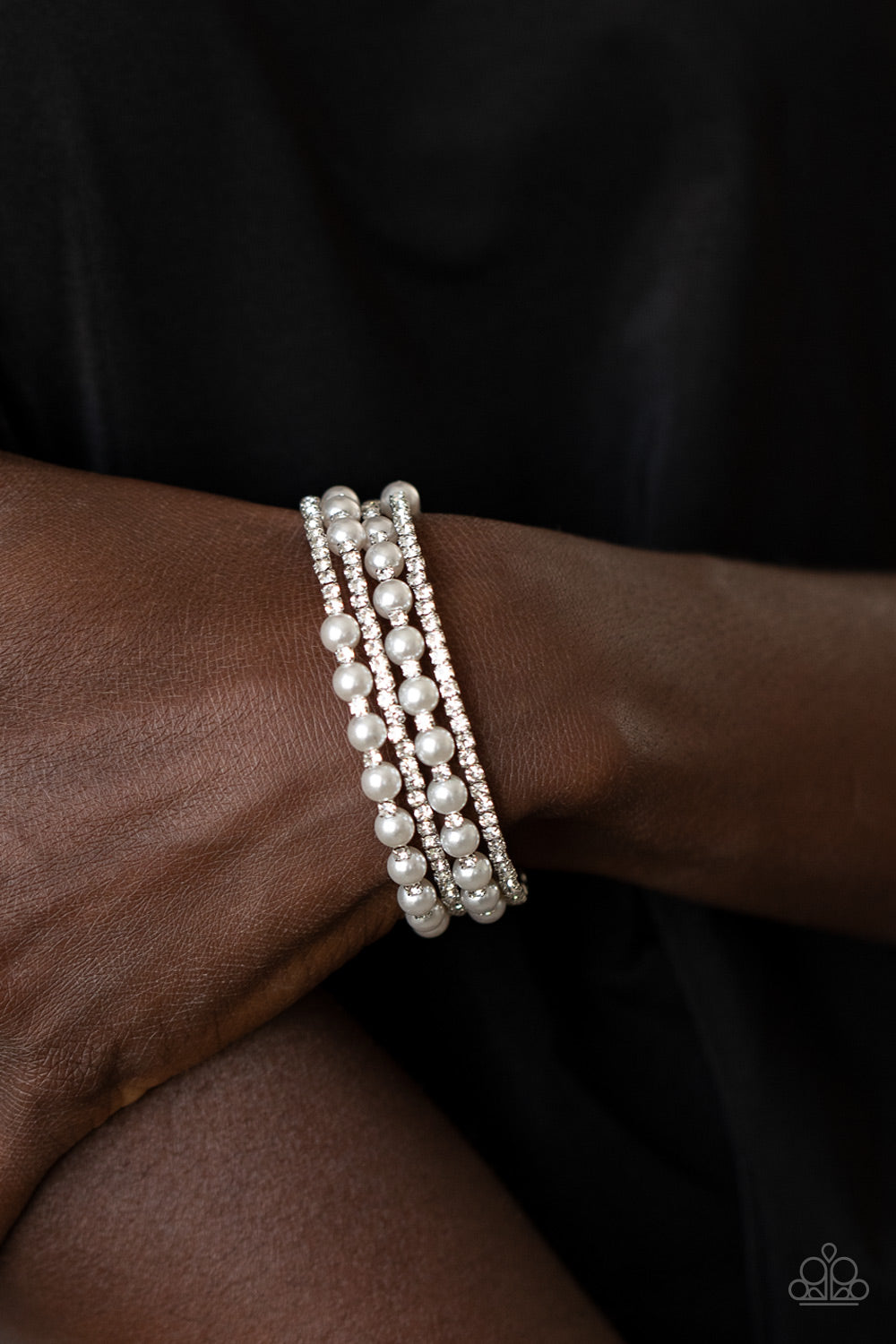 Paparazzi Starry Strut White Pearl/Rhinestone Bracelet - December 2020 Life Of The Party Exclusive - Pusher P