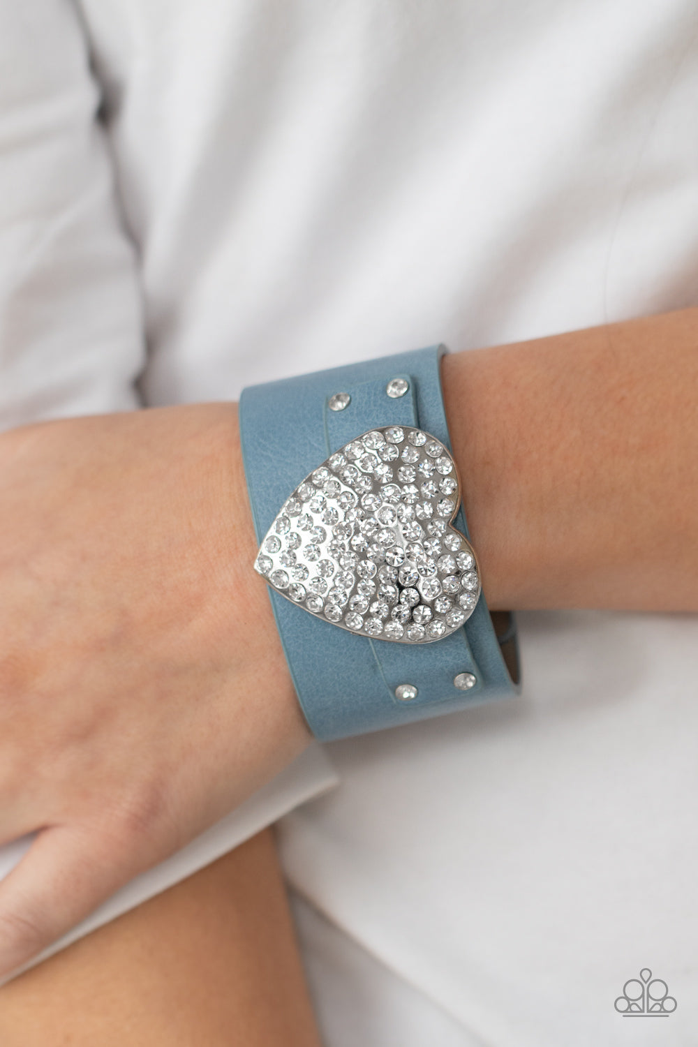 Paparazzi Flauntable Flirt - Blue Bracelet - Pusher P