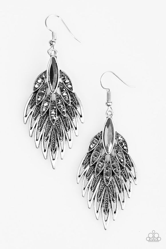 PAPARAZZI WING IT -SILVER EARRINGS