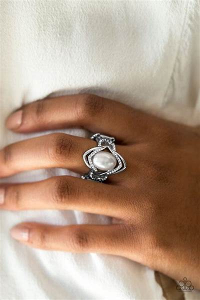 Positively Posh - White Ring | Paparazzi Accessories