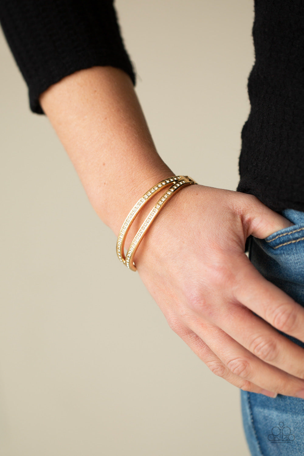 Paparazzi A Show of FIERCE - Gold Bracelet