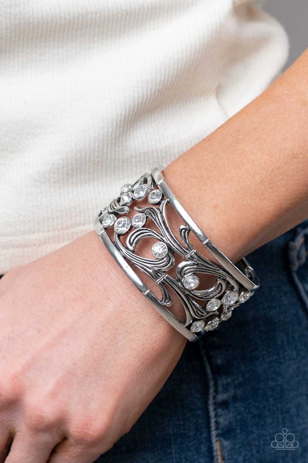 Garden Masquerade - White Bracelet | Paparazzi Accessories