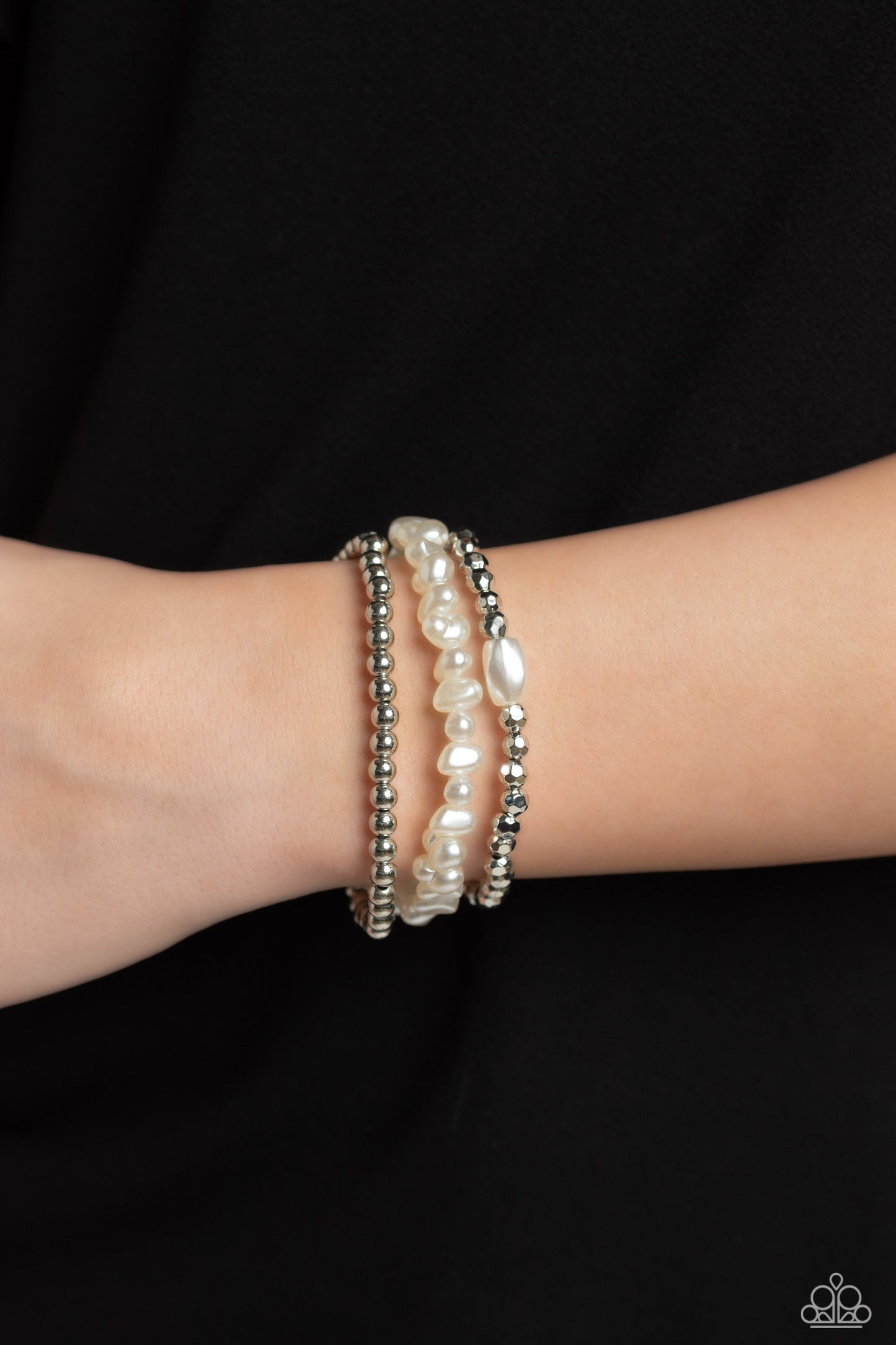 Paparazzi Effulgent Exchange - White Bracelet