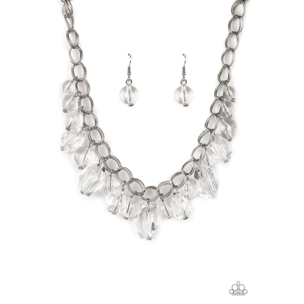 Paparazzi Gorgeously Globetrotter - White