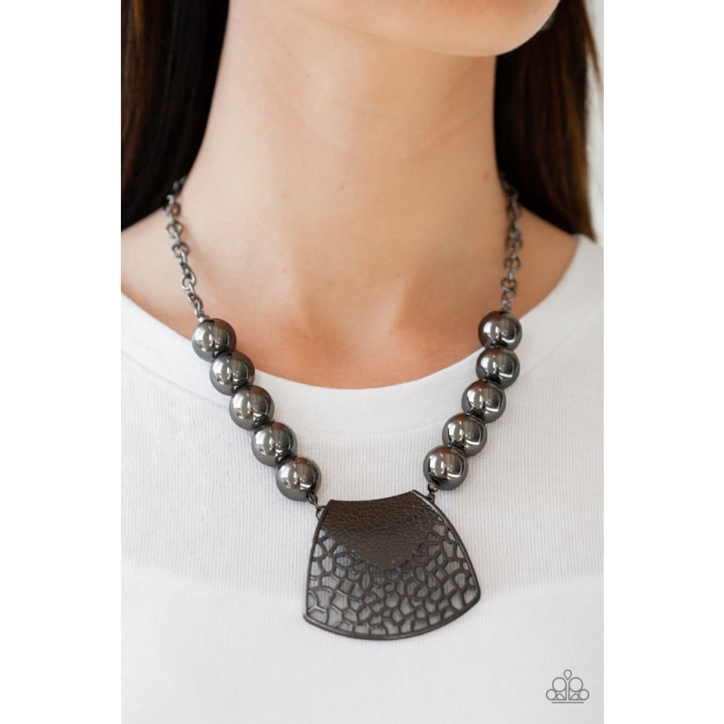 Paparazzi Large and In Charge - Black/Gunmetal