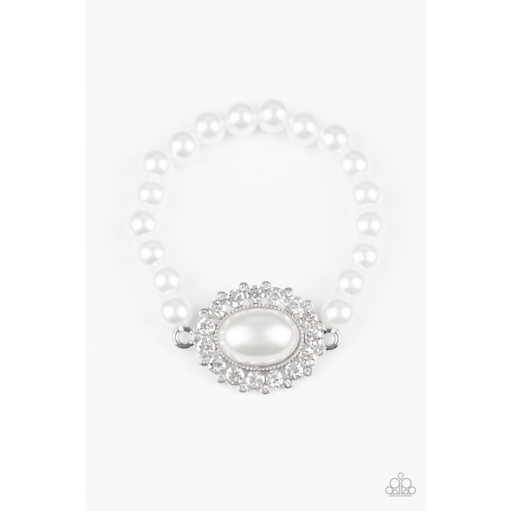 Paparazzi Starry-Eyed Starlet - White