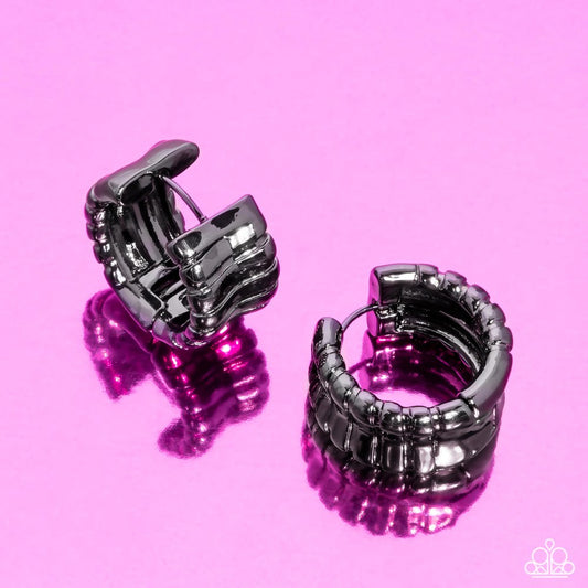 Seamless Sass - Black | Paparazzi Accessories