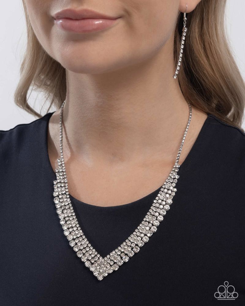 Pointed Pizzazz Necklace - White image 3