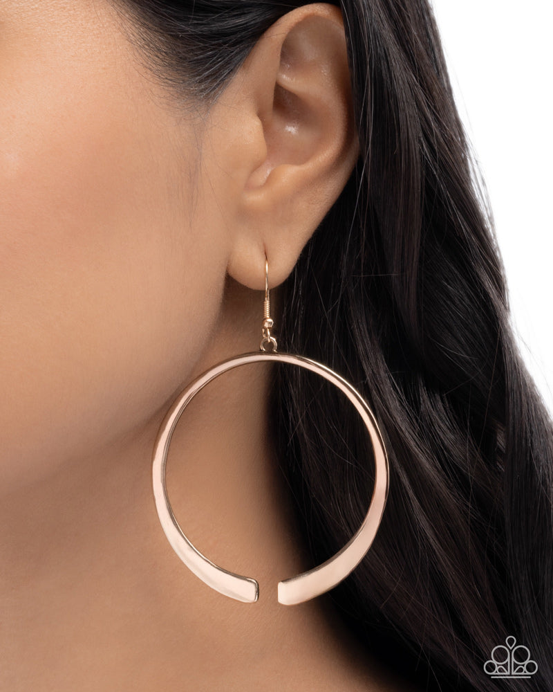 Separated Showcase Earrings - Gold