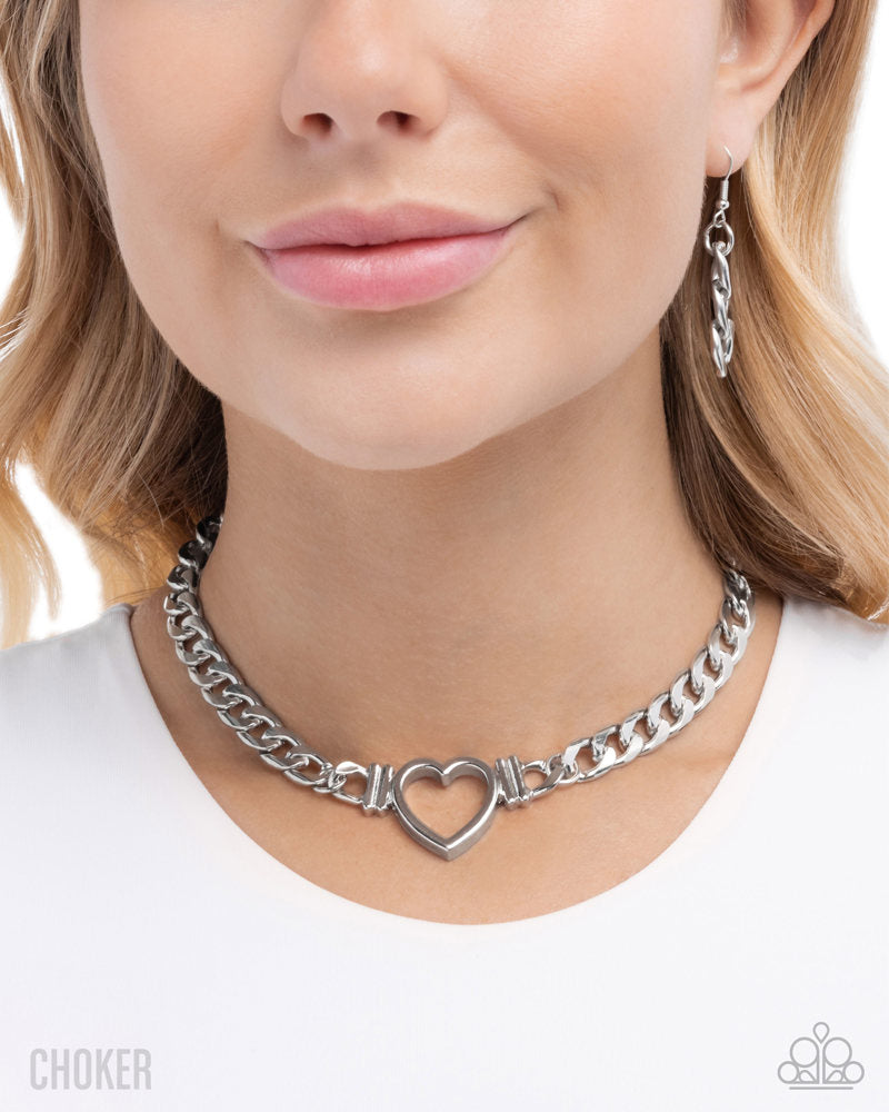 Heartfelt Hunch Necklace - Silver image 3