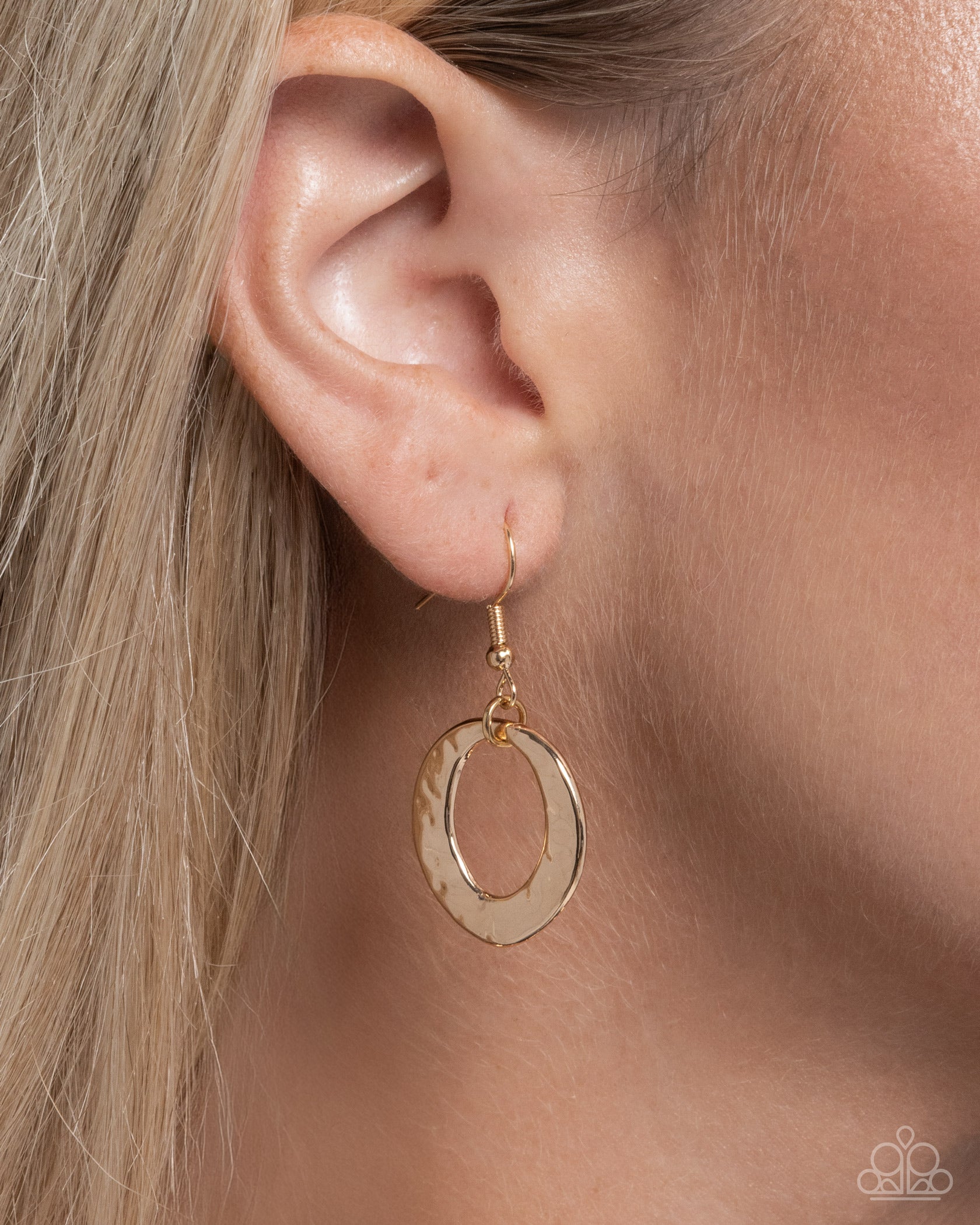 Trendy Takedown Necklace - Gold image 6