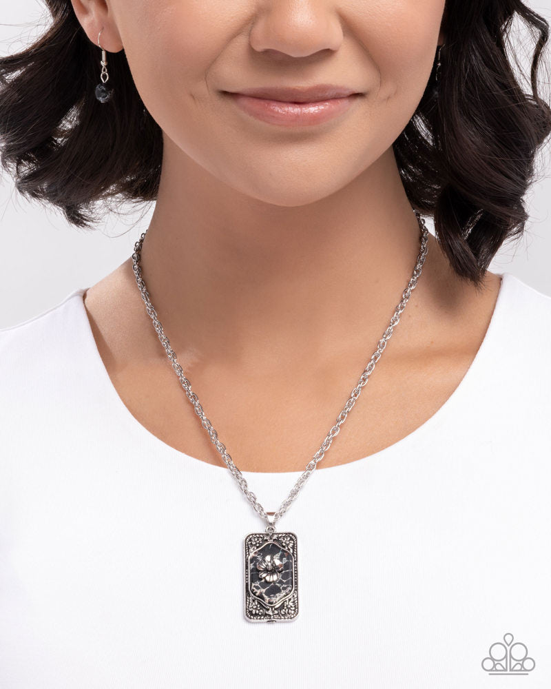 Antiqued Advance - Black