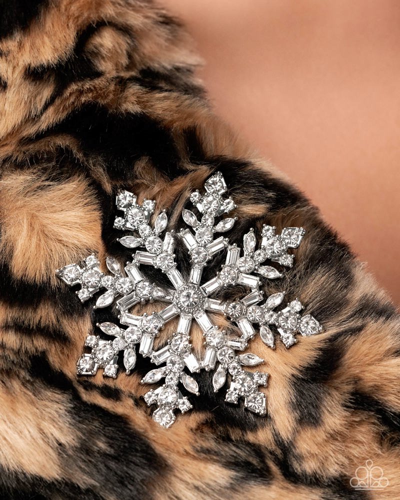 Snowflake Solstice Hair Accessory - White image 4