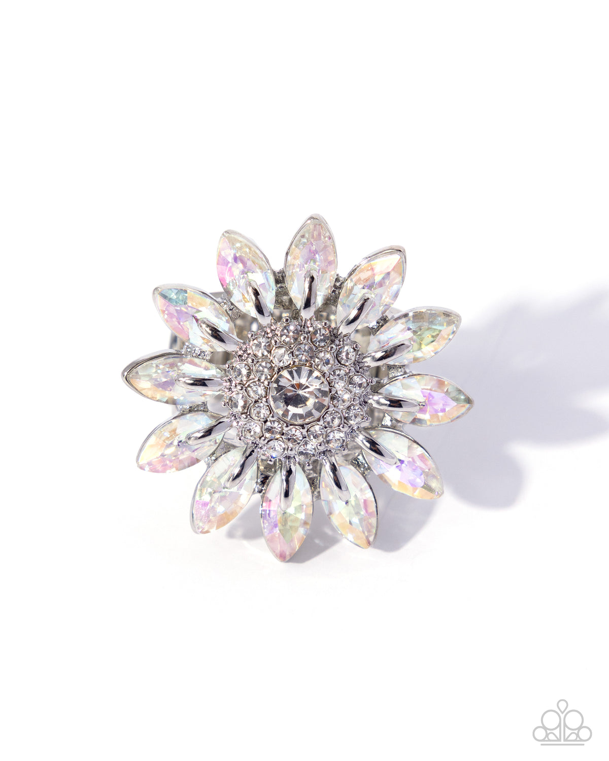 Dreamy Daisy Ring - White image 2