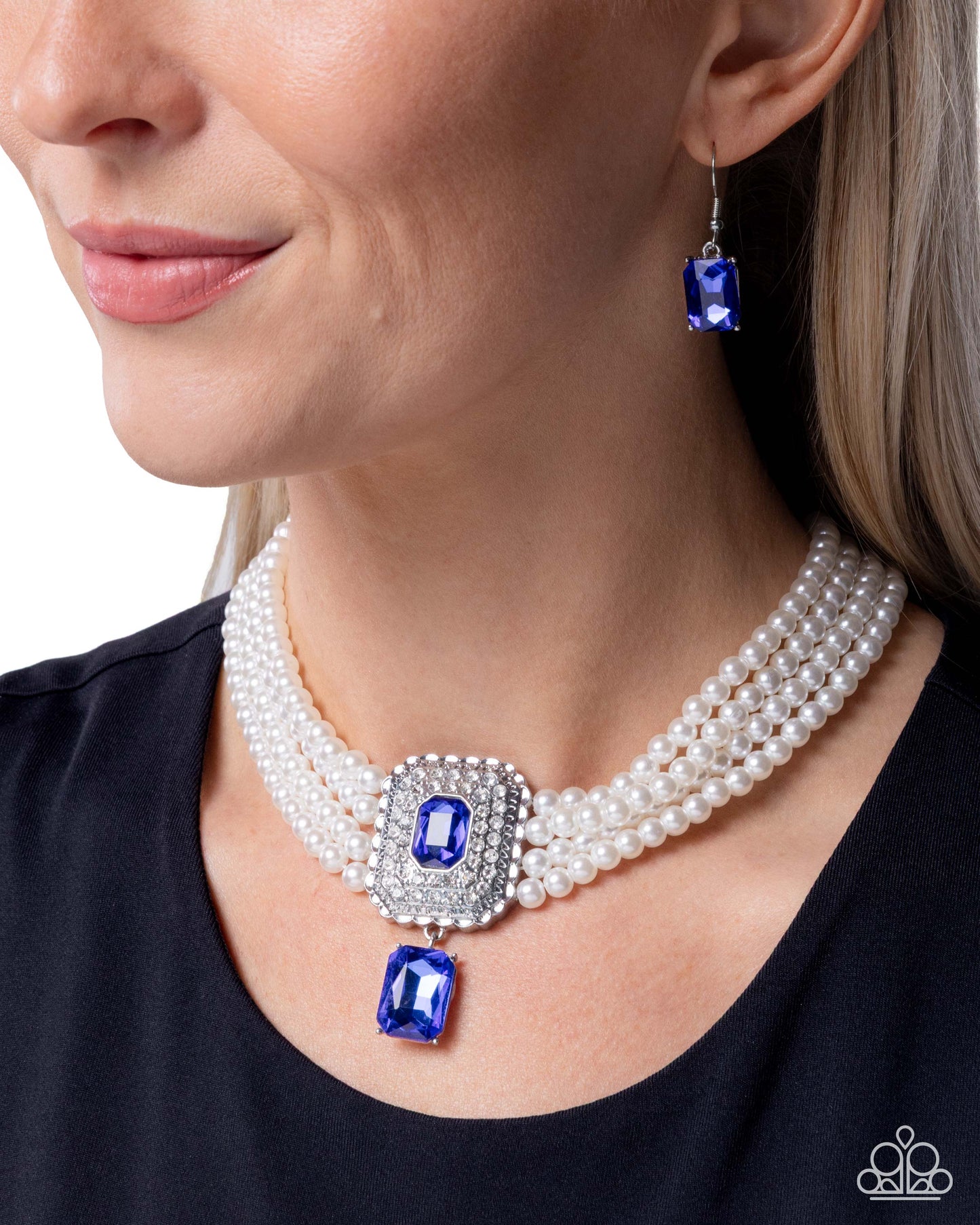 Palatial Poise - Blue