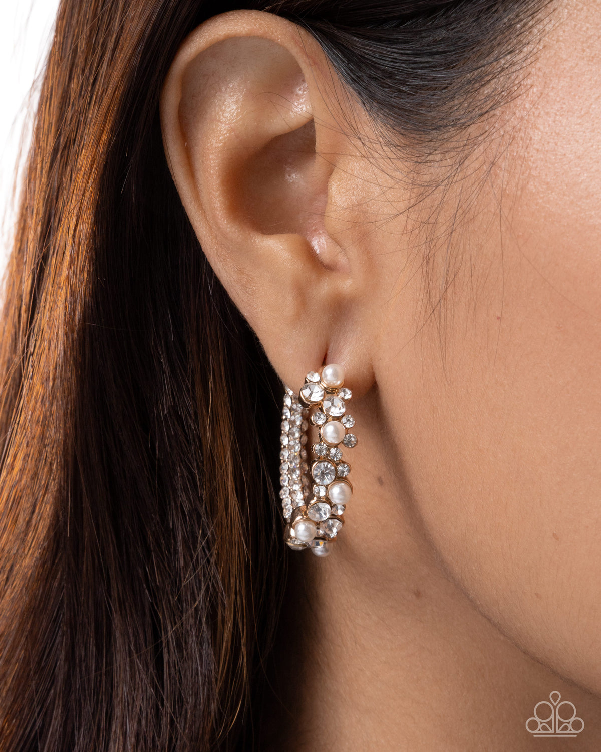 Graceful Gaze Earrings - Gold