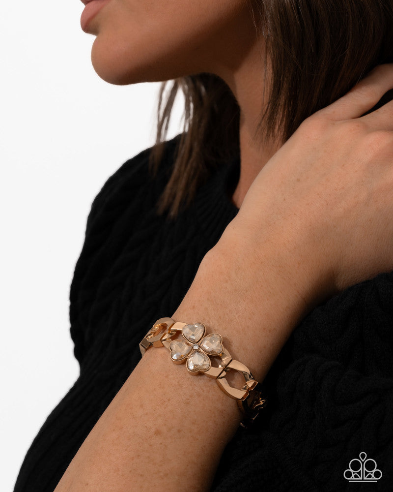 Chic Clover Bracelet - Gold image 3