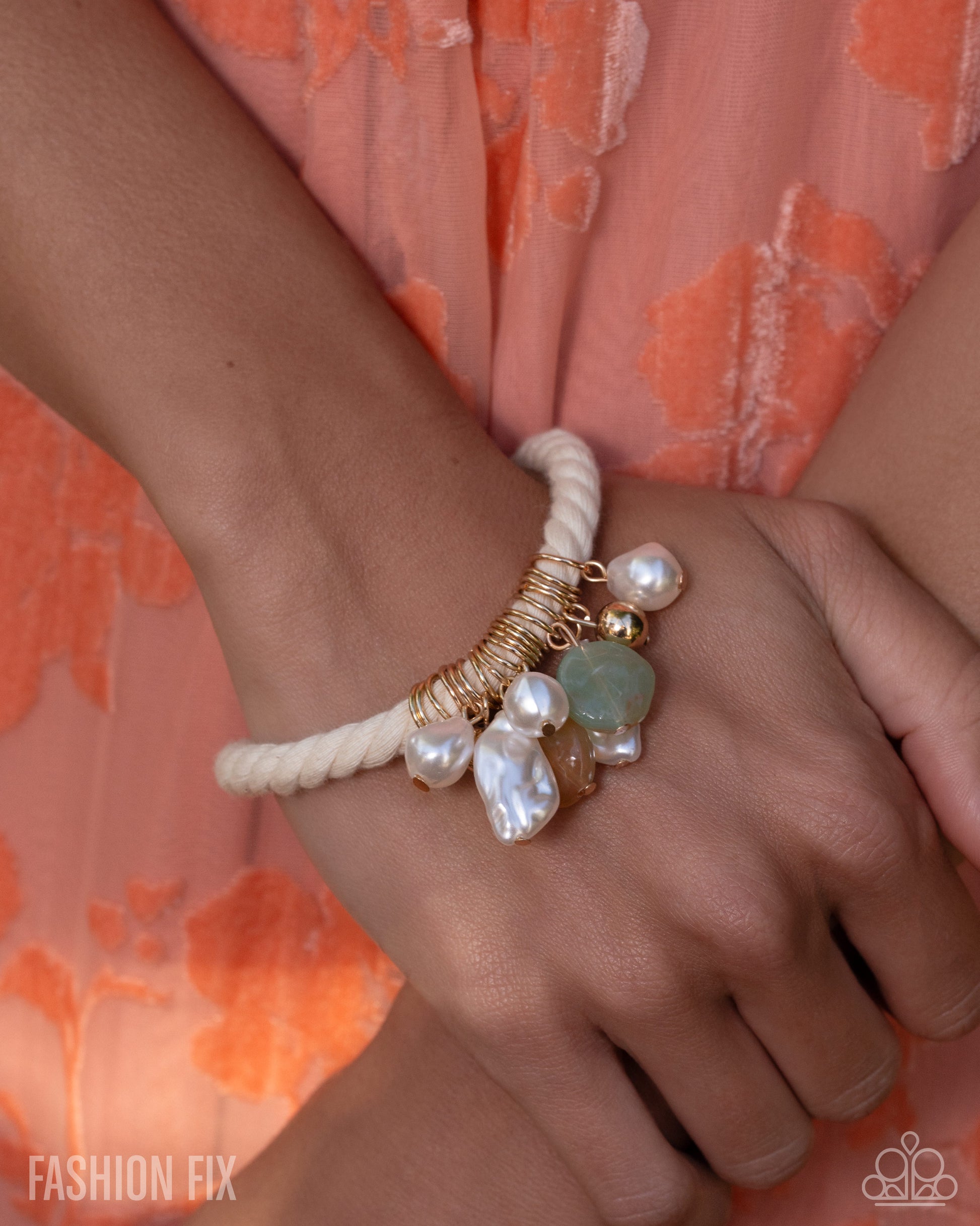 Sunset Sightings Necklace - Complete Trend Blend image 7