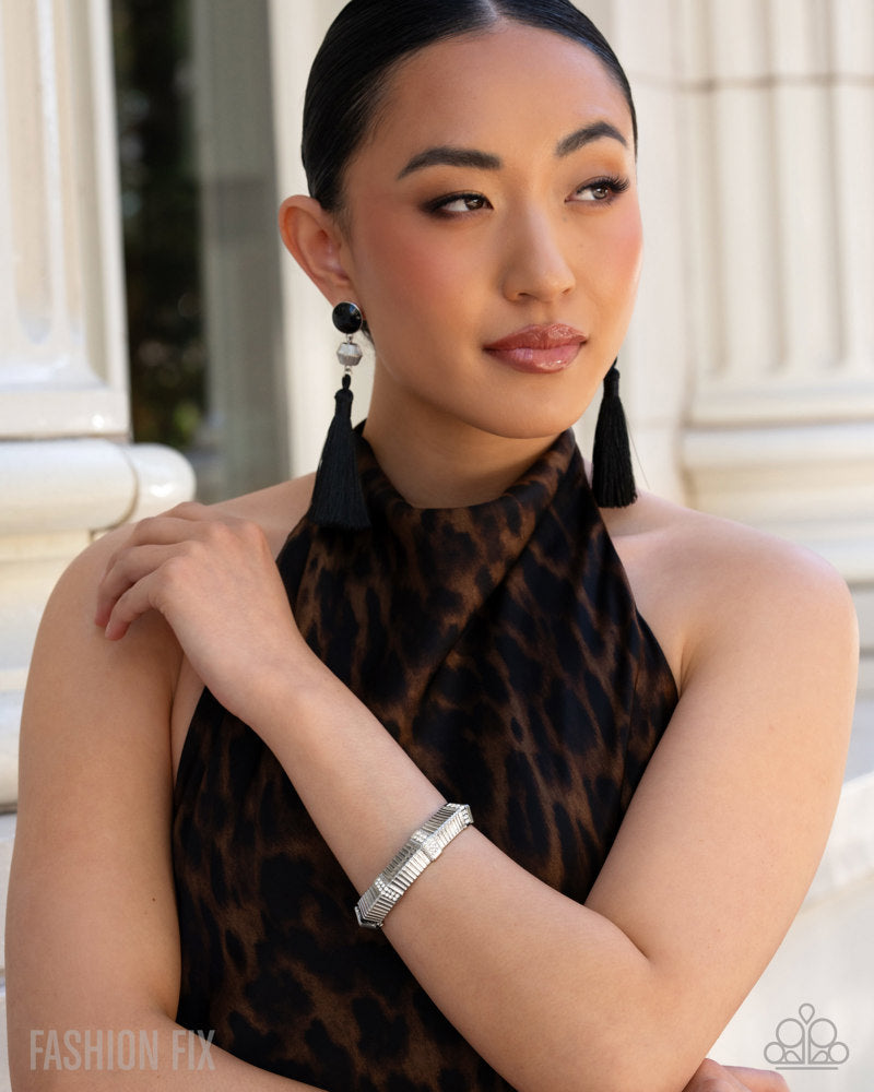 Sassy Shift Earrings - Black | Paparazzi Accessories