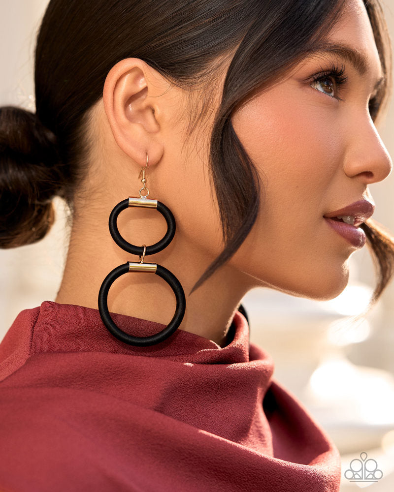 Millennial Movement - Black Circle Gold Earrings - LOP Diamond Trip Early Access Exclus | Paparazzi Accessories