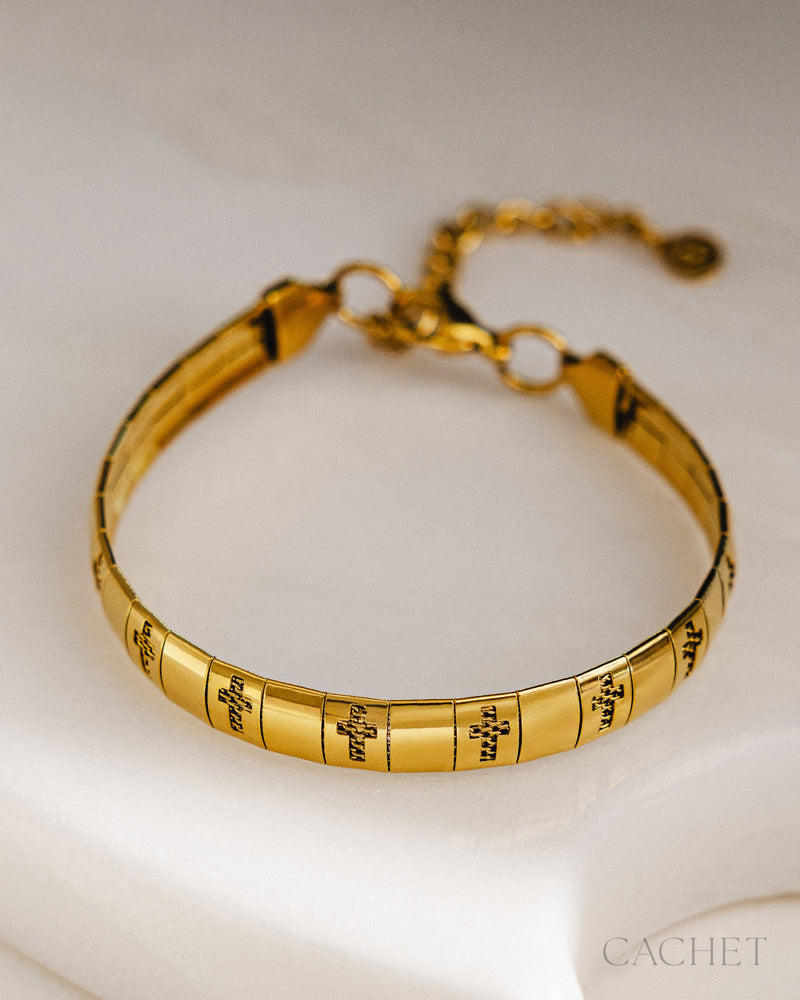 Prévenances - 18K Gold Plated Cross Bracelet - LOP Diamond Trip Early Access Exclusive - Cachet | Paparazzi Accessories