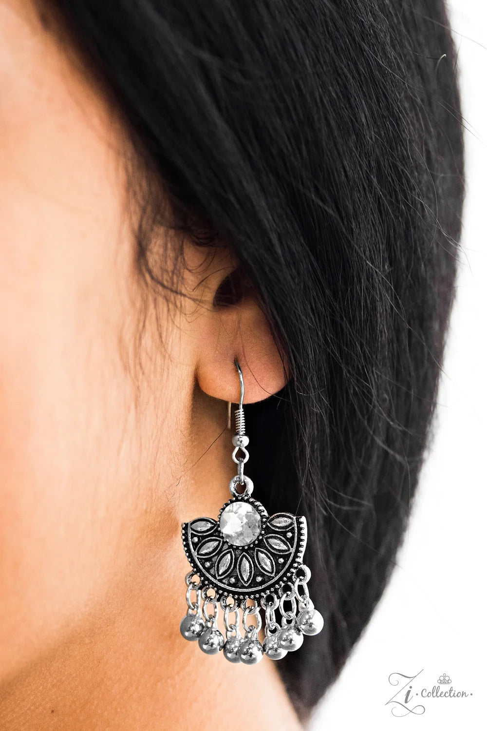 Paparazzi Legend Piece Necklace - Black Zi Collection | Paparazzi Accessories