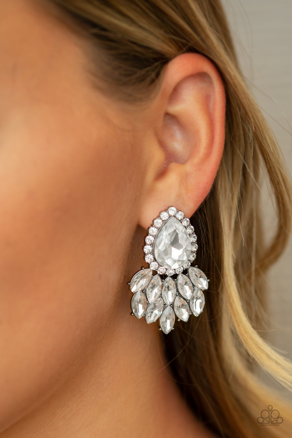 Paparazzi A Breath of Fresh HEIR Black Rhinestone Earrings