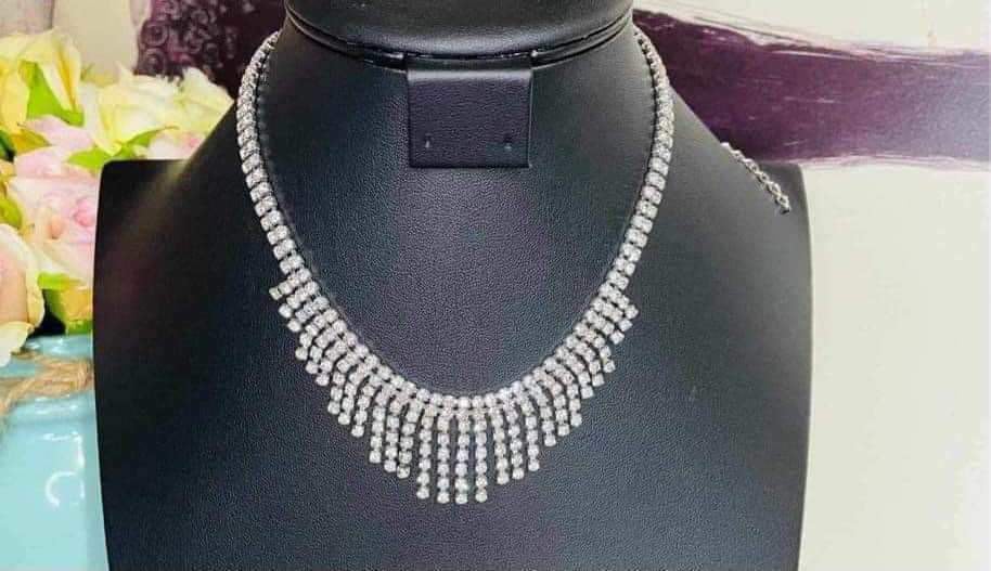 April 2024 Life of the Party - 5 Piece Jewelry Set