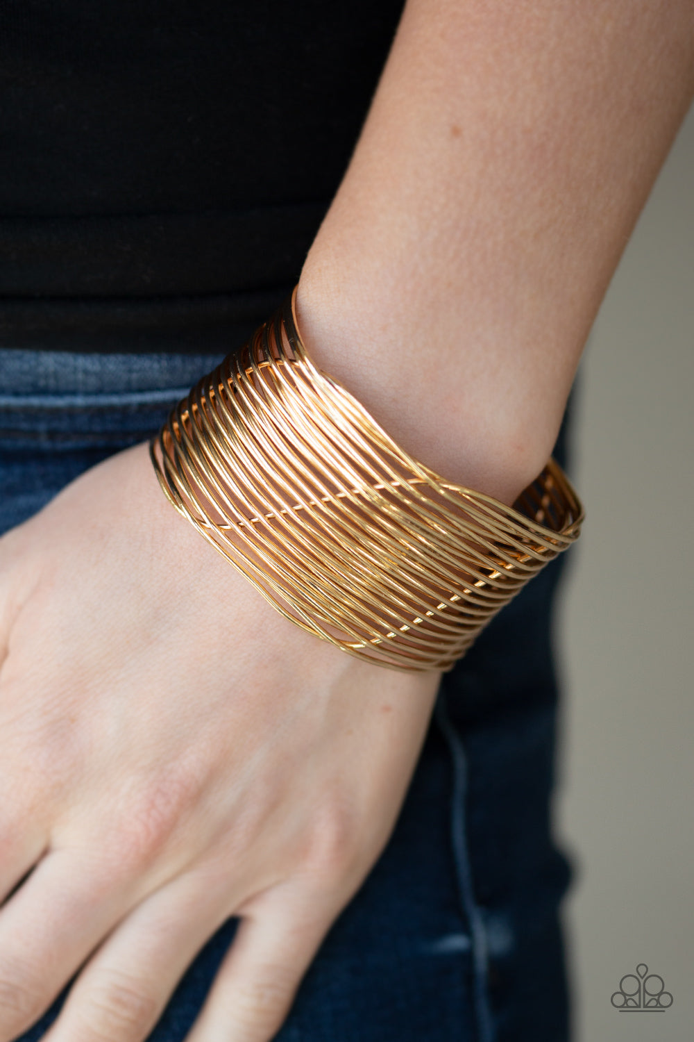 Paparazzi Retro Revamp - Gold Bracelet - Pusher P
