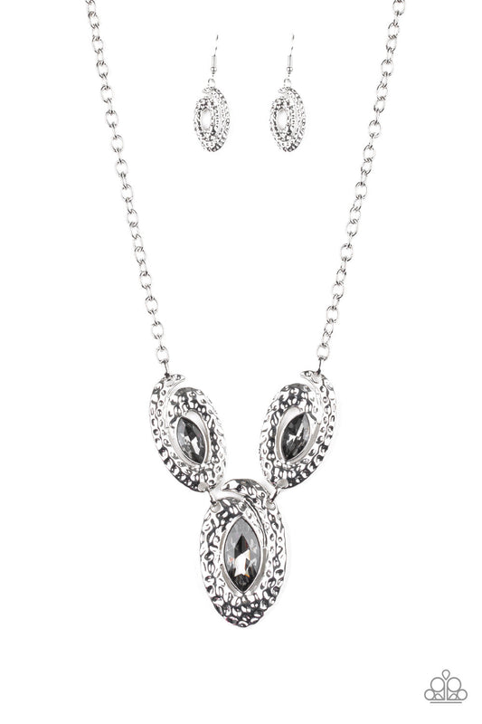 Paparazzi Metro Mystique - Silver - Pusher P
