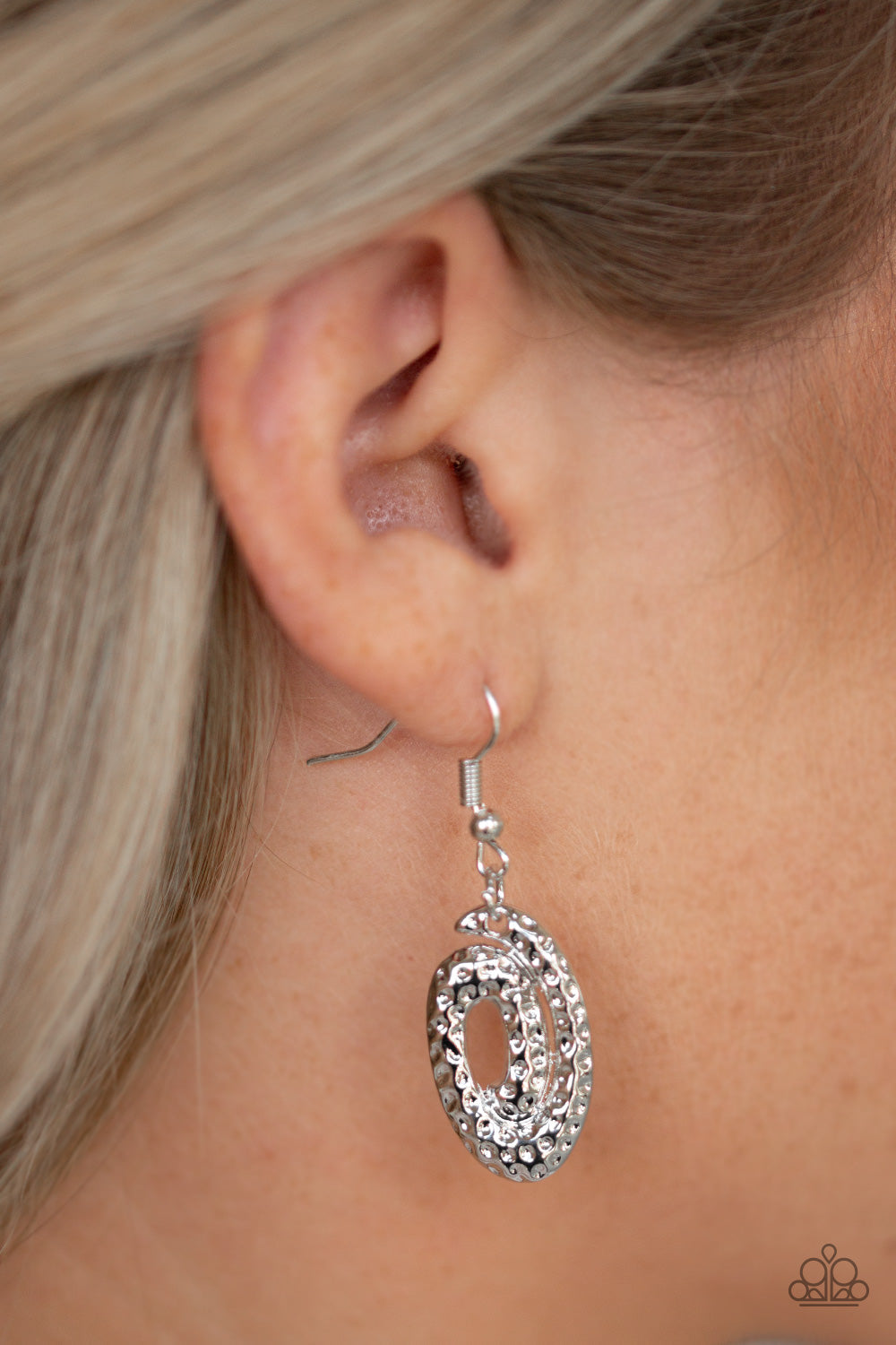 Paparazzi Metro Mystique - Silver - Pusher P