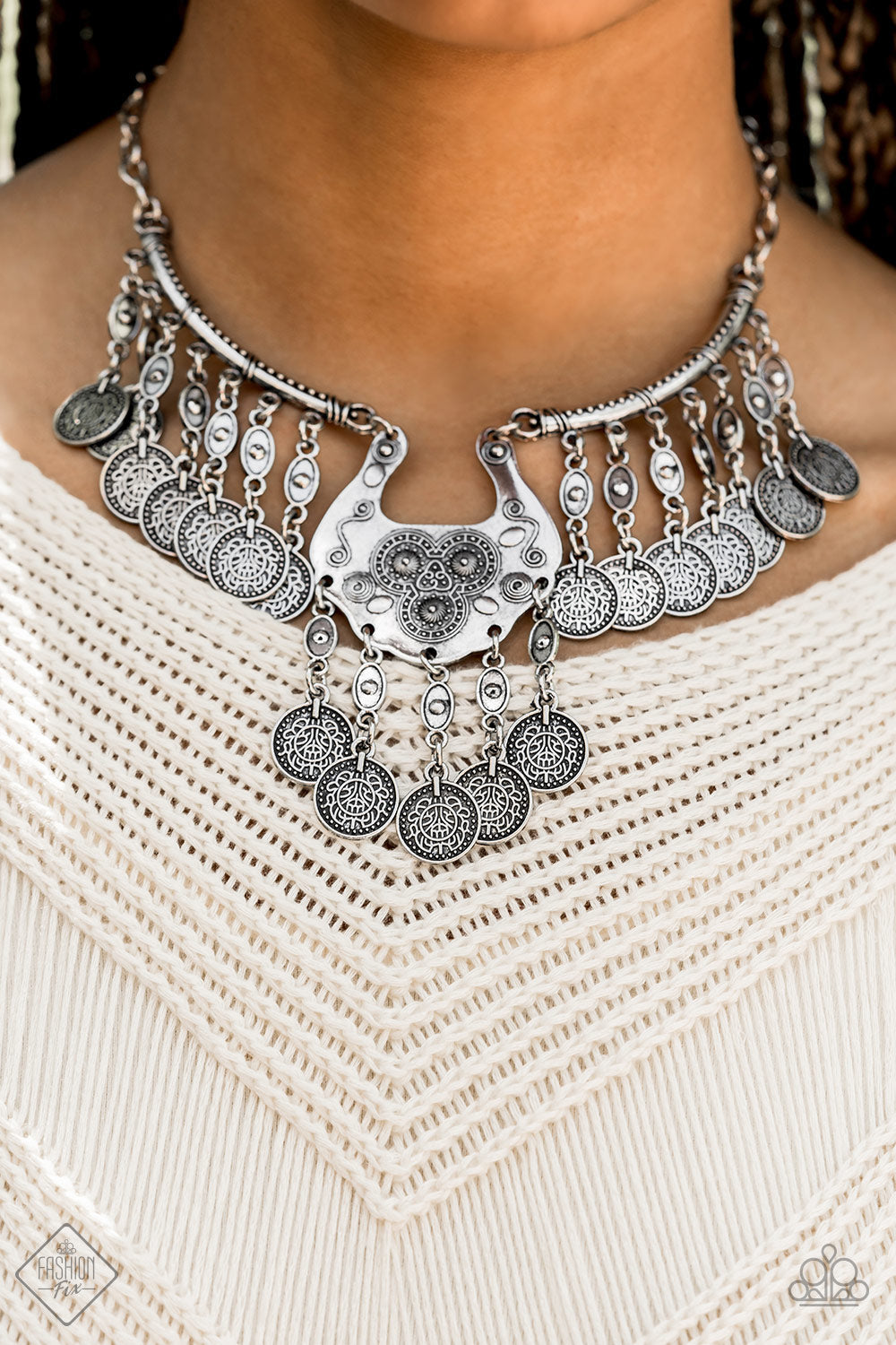 Paparazzi Treasure Temptress - Silver - September 2019 Fashion Fix
