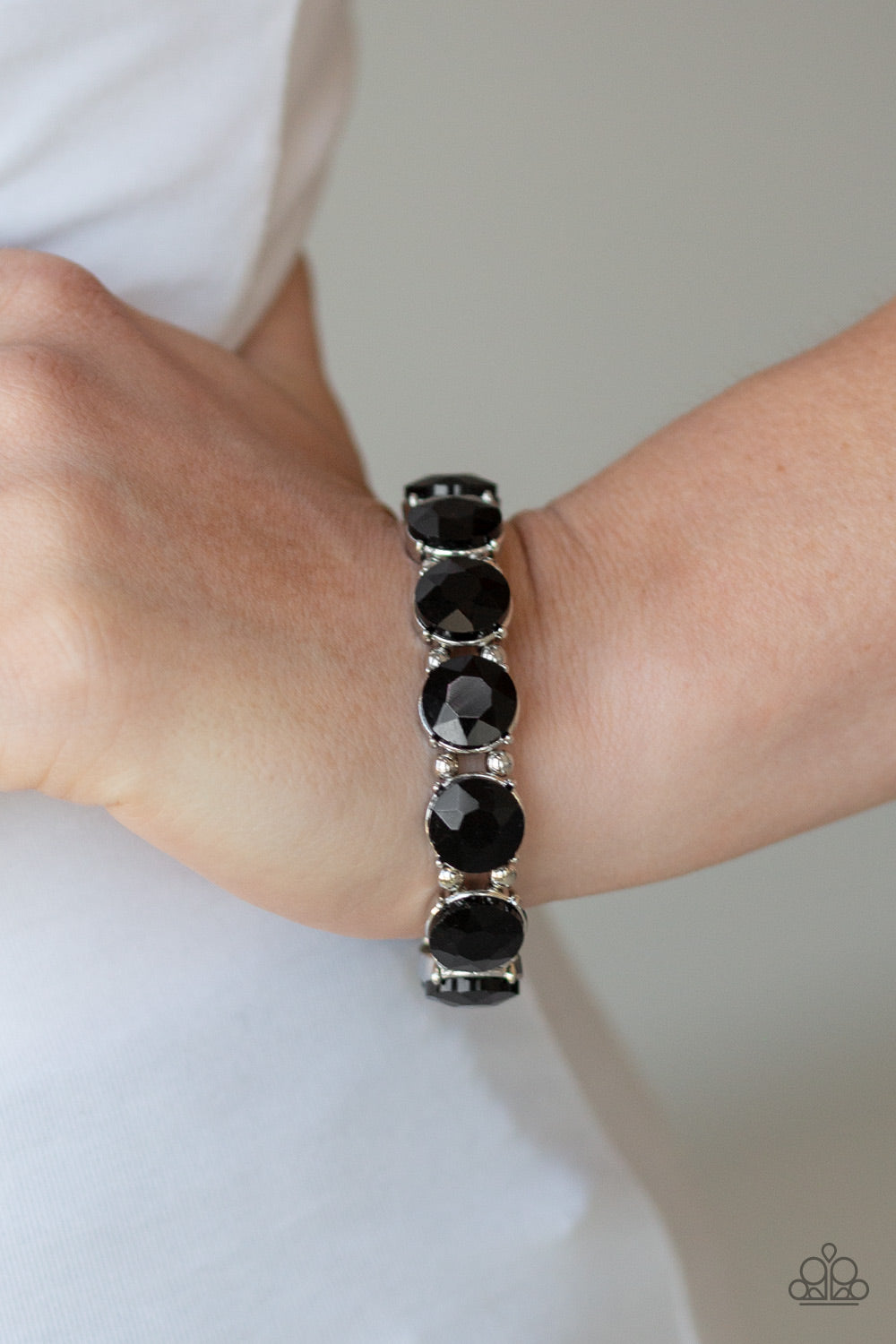Paparazzi Glitzy Glamorous - Black - Pusher P