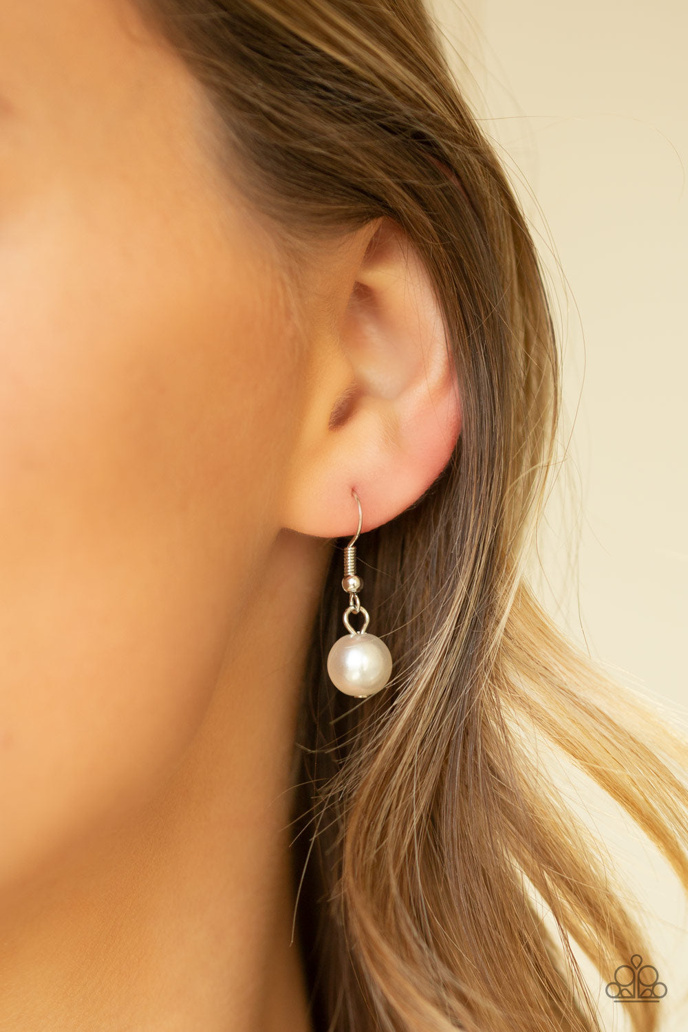 Paparazzi Pearl Prodigy - White - March 2020 Life Of The Party - Pusher P