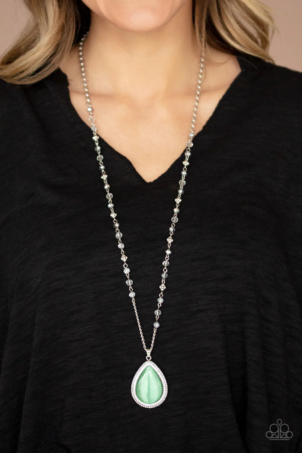 Paparazzi Fashion Flaunt Green Necklace July 2020 Life of The Party - Pusher P
