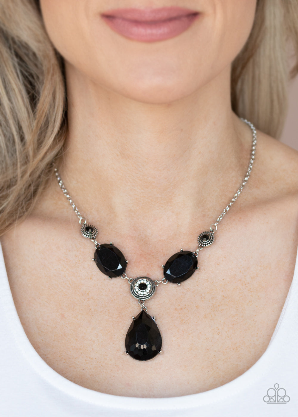 Paparazzi Heirloom Hideaway - Black Necklace - Pusher P