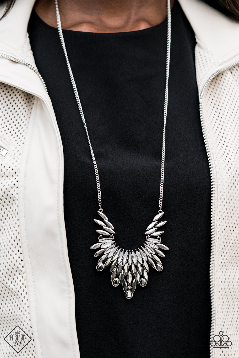 Paparazzi Leave it to LUXE - Silver Necklace - Pusher P