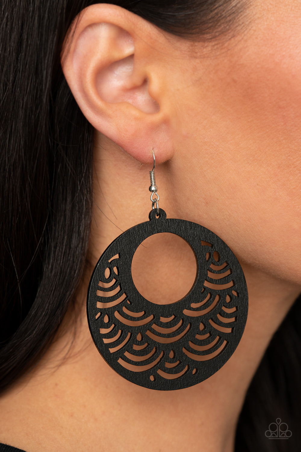 Paparazzi SEA Le Vie! - Black Earrings - Pusher P
