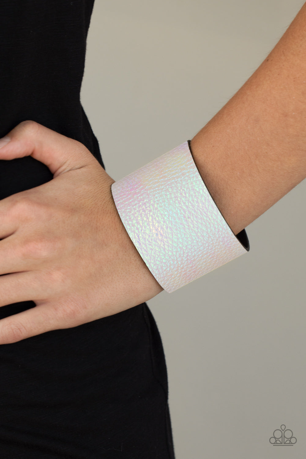 Paparazzi Cosmo Cruise - White Bracelet - Pusher P