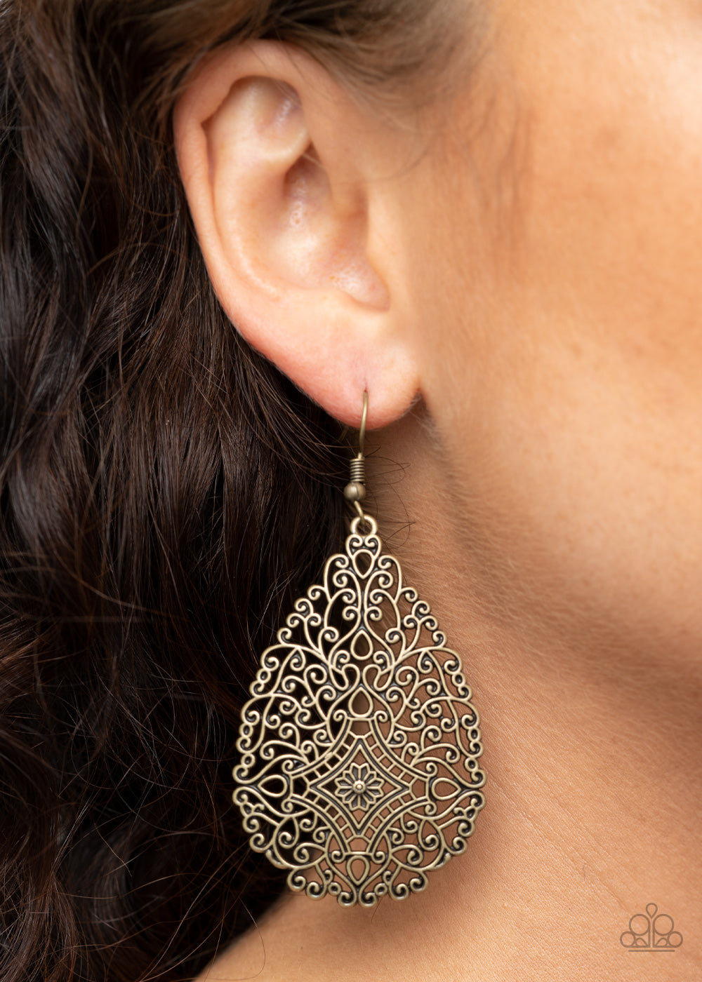 Paparazzi Napa Valley Vintage - Brass Antiqued Earrings - Pusher P