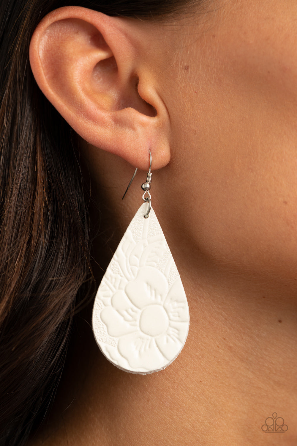 Paparazzi Beach Garden - White Earrings - Pusher P