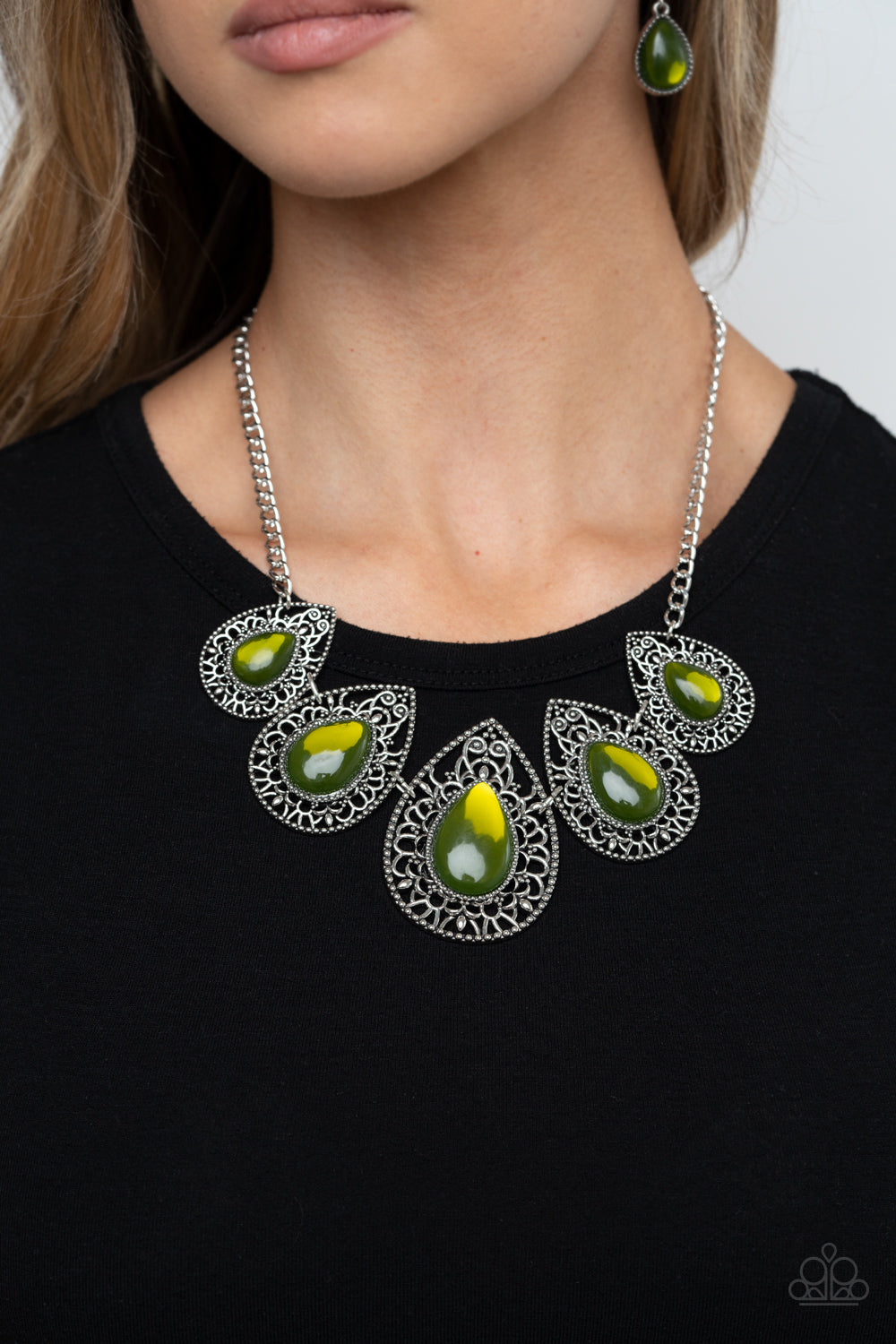 Paparazzi Opal Auras - Green Necklace - Pusher P