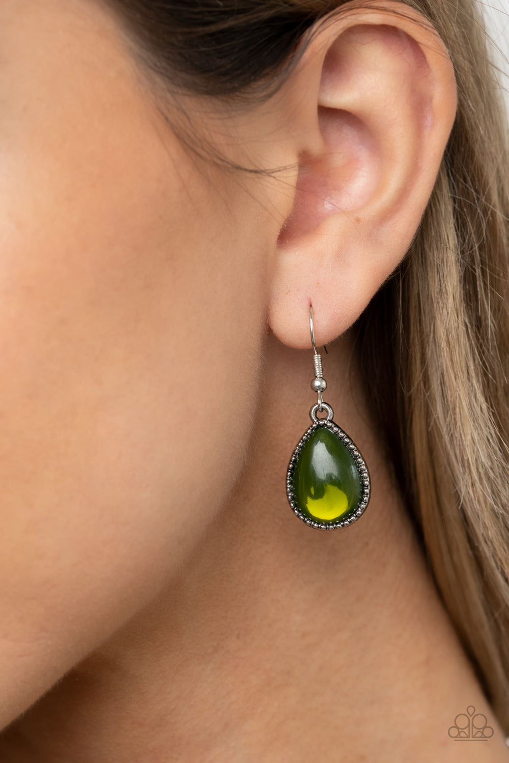 Paparazzi Opal Auras - Green Necklace - Pusher P